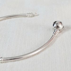 NWOT 17cm Pandora Disney Mickey Moments Bracelet ONLY 8 Left in Stock